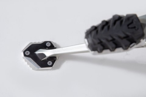 POSZERZENIE STOPKI SW-MOTECH TRIUMPH TIGER 800 XC/XR (18-) BLACK/SILVER