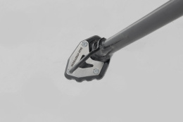 NAKŁADKA NÓŻKI BOCZNEJ SW-MOTECH TRIUMPH TRIDENT 660 (21-) BLACK/SILVER