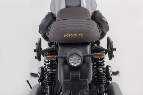 ZESTAW SAKW I STELAŻY LEGEND GEAR LC SW-MOTECH MOTO GUZZI V7 IV SPECIAL/STONE (20-)