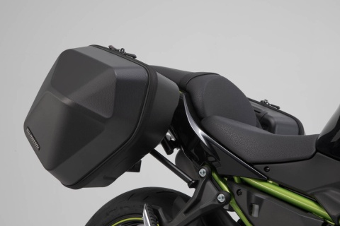 ZESTAW KUFRÓW I STELAŻY URBAN ABS SW-MOTECH KAWASAKI Z650 (16-) / NINJA 650 (16-) 2X 16.5L