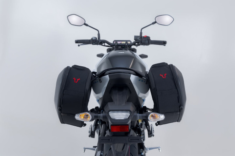 SAKWY BOCZNE STELAŻE BLAZE PRO SW-MOTECH Suzuki GSX-8S / GSX-8R 2022-2025