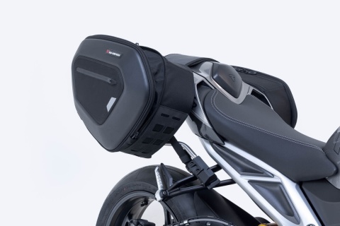 SAKWY BOCZNE STELAŻE BLAZE PRO SW-MOTECH TRIUMPH STREET TRIPLE 765 (19-)