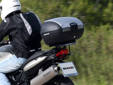 KUFER CENTRALNY TYŁ DWA KASKI SHAD 45L KYMCO AK 550 2017-2025