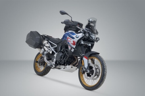 KUFRY BOCZNE STELAŻE AERO ABS 2x25 l. BMW F900GS 2023-2026