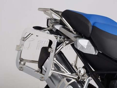 ZESTAW ADAPTERÓW NA ORYGINALNE STELAŻE BOCZNE BMW R1200GS LC ADV NA KUFRY TRAX SW-MOTECH SILVER