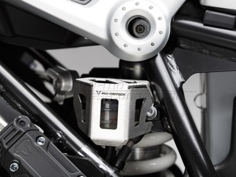 OSŁONA ZBIORNIKA PŁYNU HAMULCOWEGO SW-MOTECH BMW R NINET (14-)/SCRAMBLER (16-) SILVER