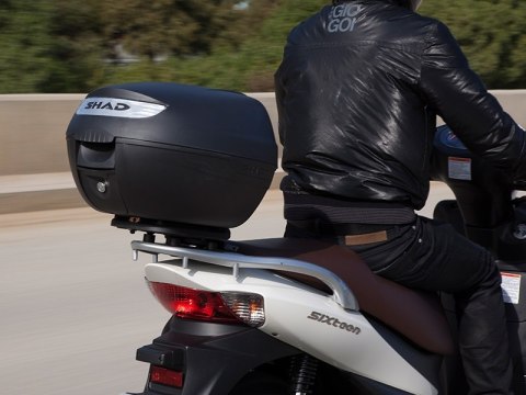Kufer centralny ze stelażem i płytą montażową Shad 26l Kawasaki Z 1000 SX 2018-2020