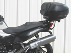 Kufer centralny na dwa kaski ze stelażem i płytą montażową Shad 46l BMW F 800 S 07-15 / F 800 R 09-15 Kufer centralny na dwa kaski ze stelażem i płytą montażową Shad 46l BMW F 800 S 07-15 / F 800 R 09-15