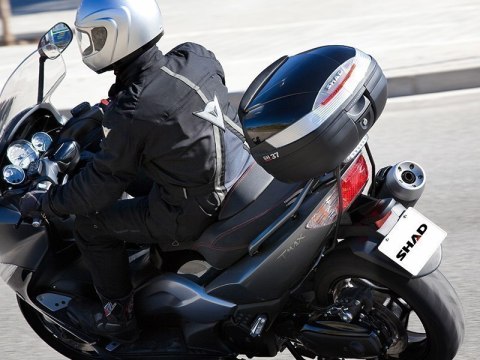 Kufer centralny ze stelażem i płytą montażową Shad 37l BMW F 650 GS 2004-2013 Kufer centralny ze stelażem i płytą montażową Shad 37l BMW F 650 GS 2004-2013